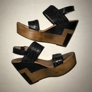 Musse & Cloud Wedges